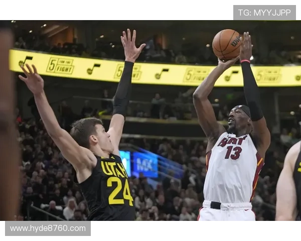 [NBA]穆迪抢下篮板回传外线 巴特勒三分飙进.